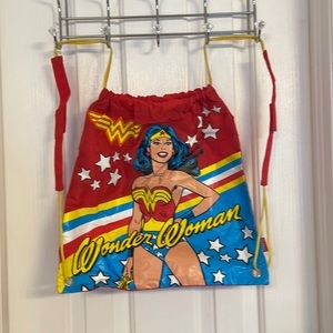 WONDER WOMAN sling backpack tote